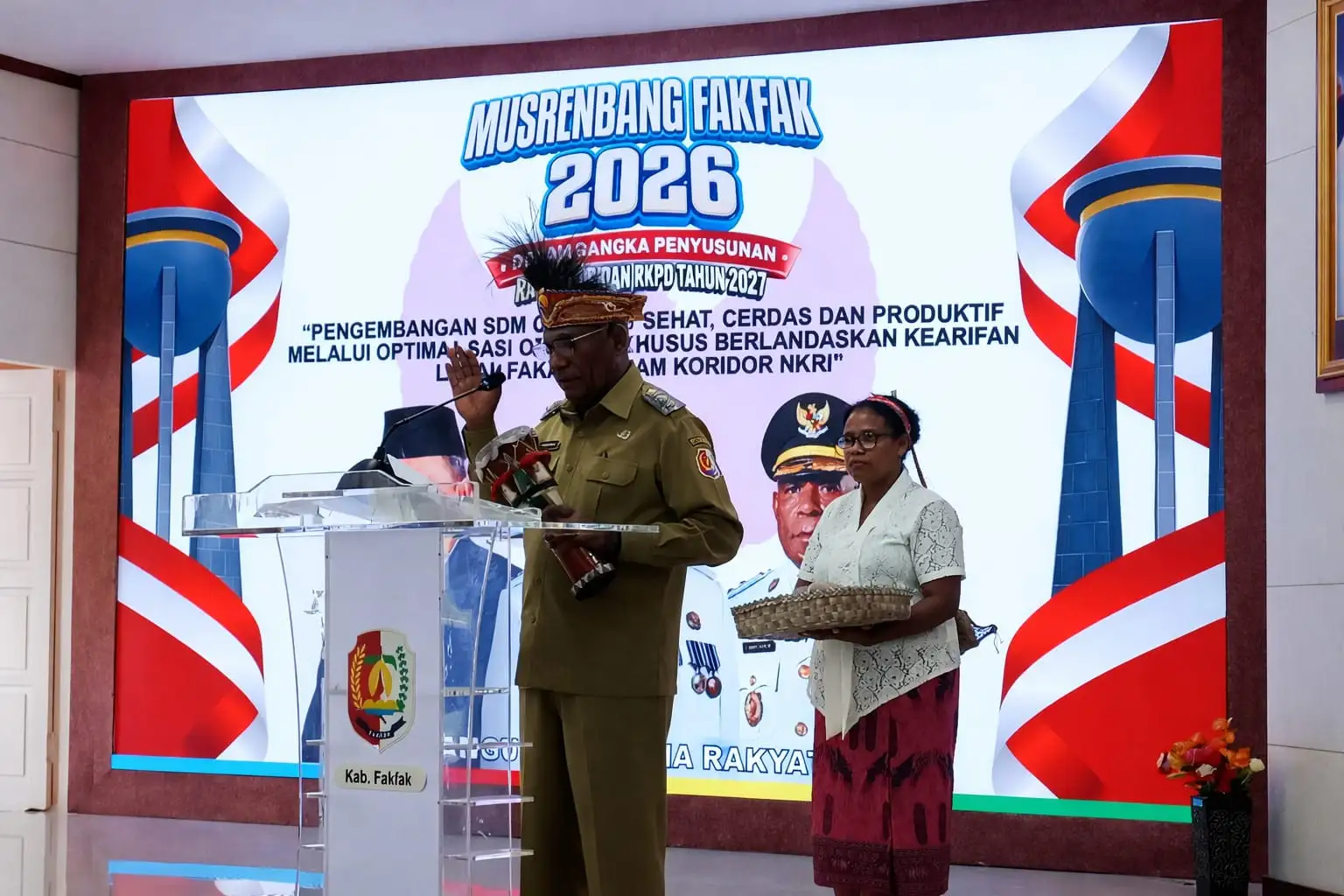 Wakil Bupati Donatus Nimbitkendik Buka Musrenbang Fakfak 2027, SDM OAP Jadi Prioritas